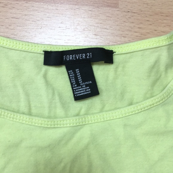 Lot of 2 Medium Tees - Picture 5 of 6